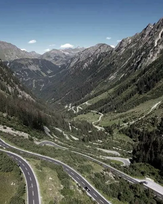 silvretta-hochalpenstrasse-wintersperre_.jpg