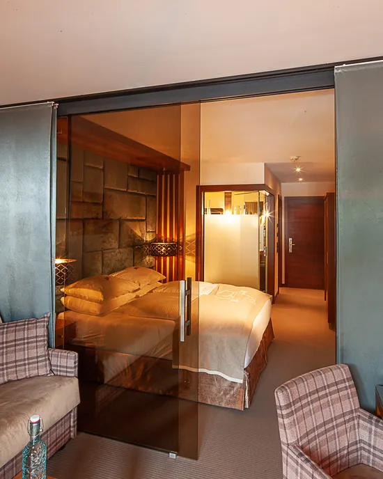 one-room-suite-deluxe_E2F1002.jpg