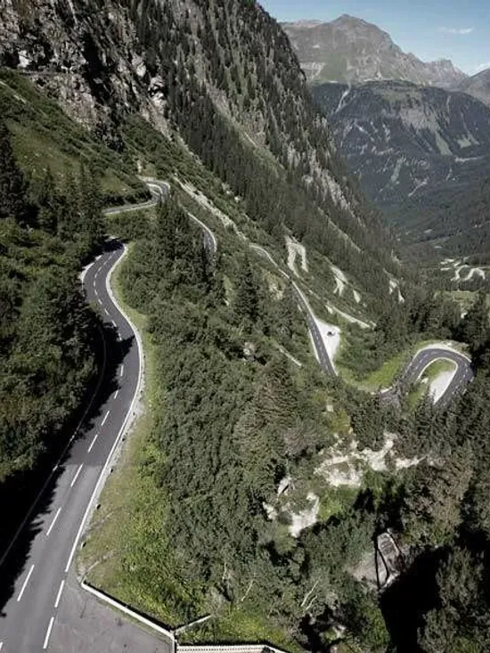 silvretta-hochalpenstrasse-oeffnungszeiten_.jpg