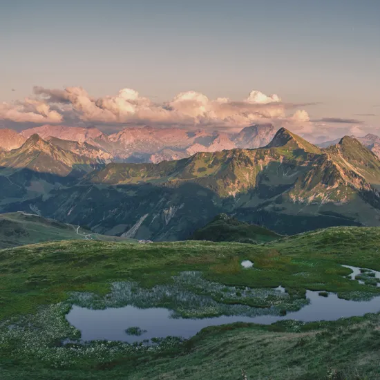 Blick-vom-Portlahorn-_c_-Michael-Meusburger---Bregenzerwald-Tourismus.jpg