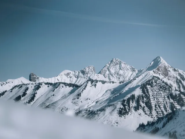 Bergpanorama-von-Damuels-aus-gesehen-_c_-Lukas-Holland---Damuels-Faschina-Tourismus.jpg