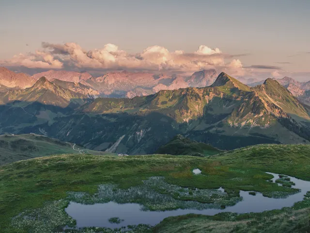 Blick-vom-Portlahorn-_c_-Michael-Meusburger---Bregenzerwald-Tourismus.jpg